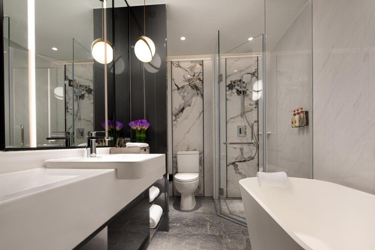Crowne Plaza Shanghai Nanjing Road By Ihg Экстерьер фото Bathroom