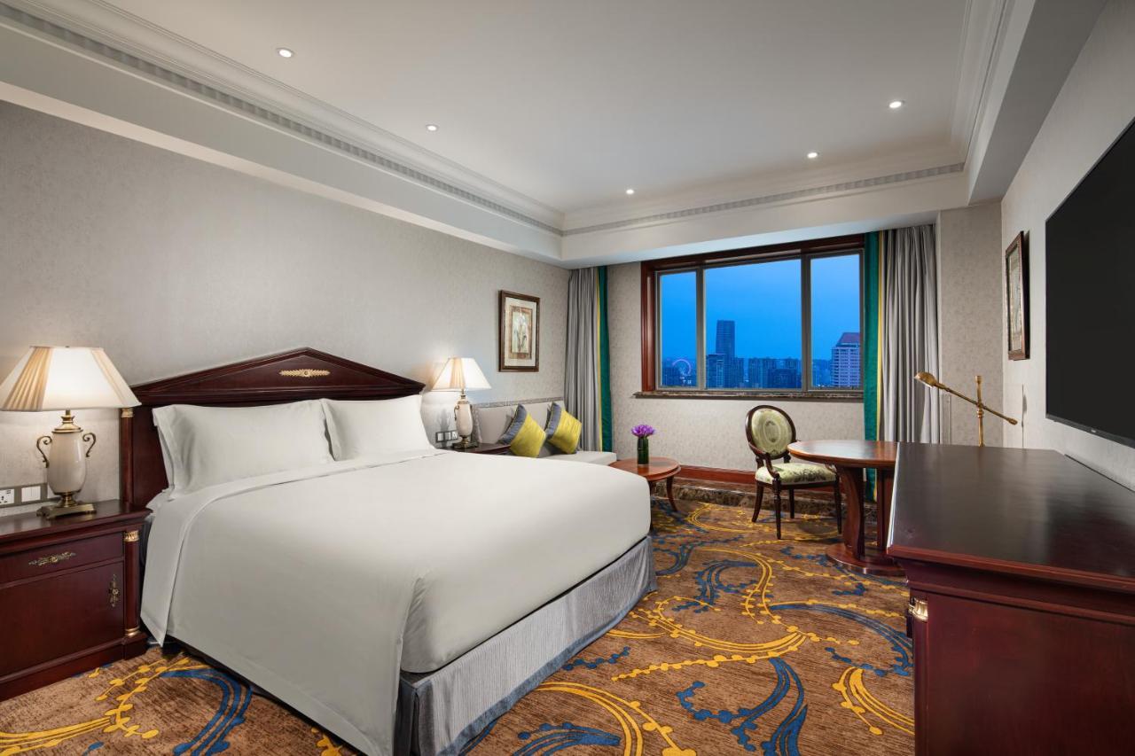 Crowne Plaza Shanghai Nanjing Road By Ihg Экстерьер фото