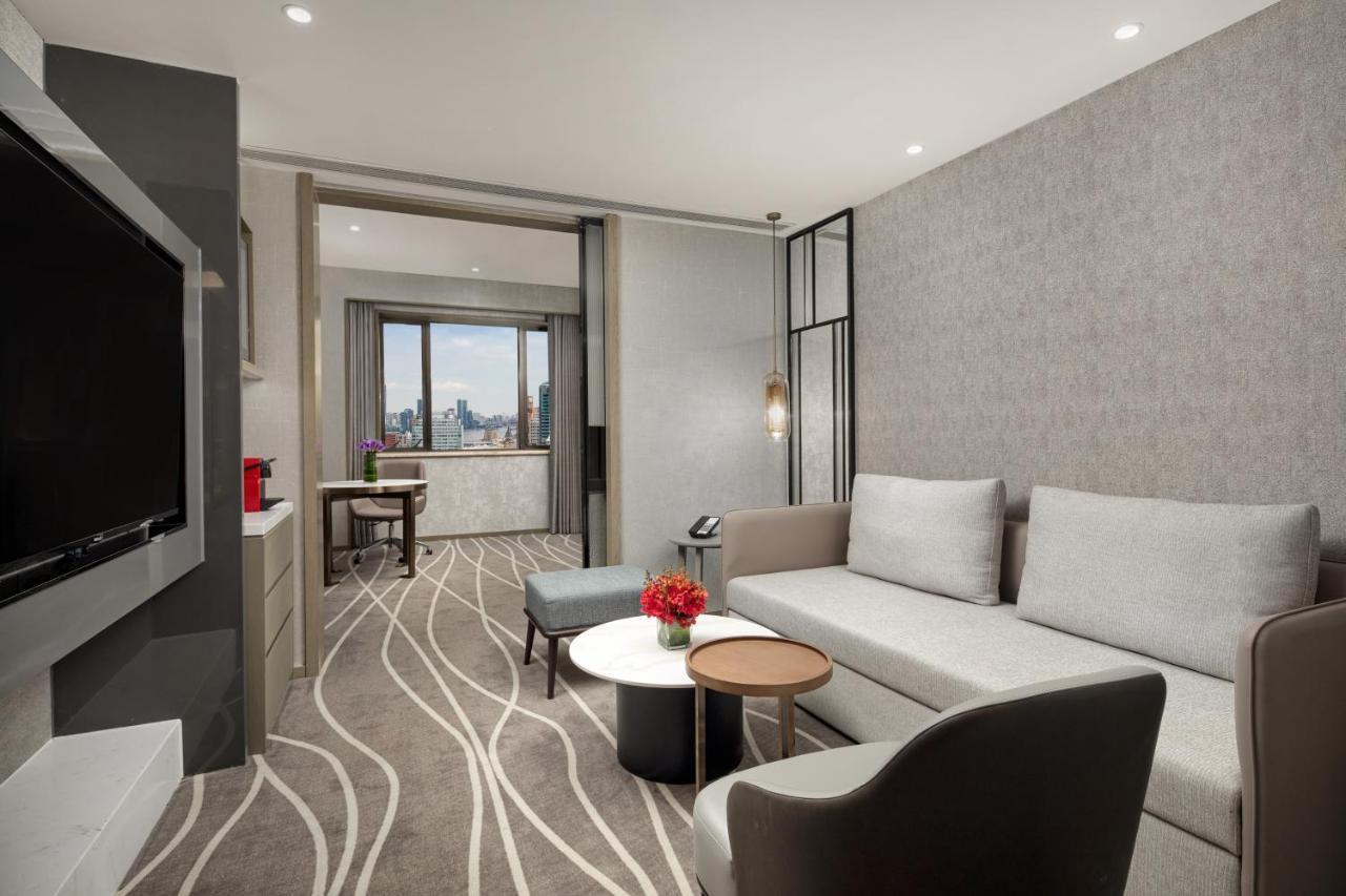Crowne Plaza Shanghai Nanjing Road By Ihg Экстерьер фото A suite at the hotel